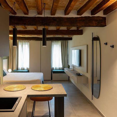 Palais Bernadette Aparthotel Парма Екстериор снимка