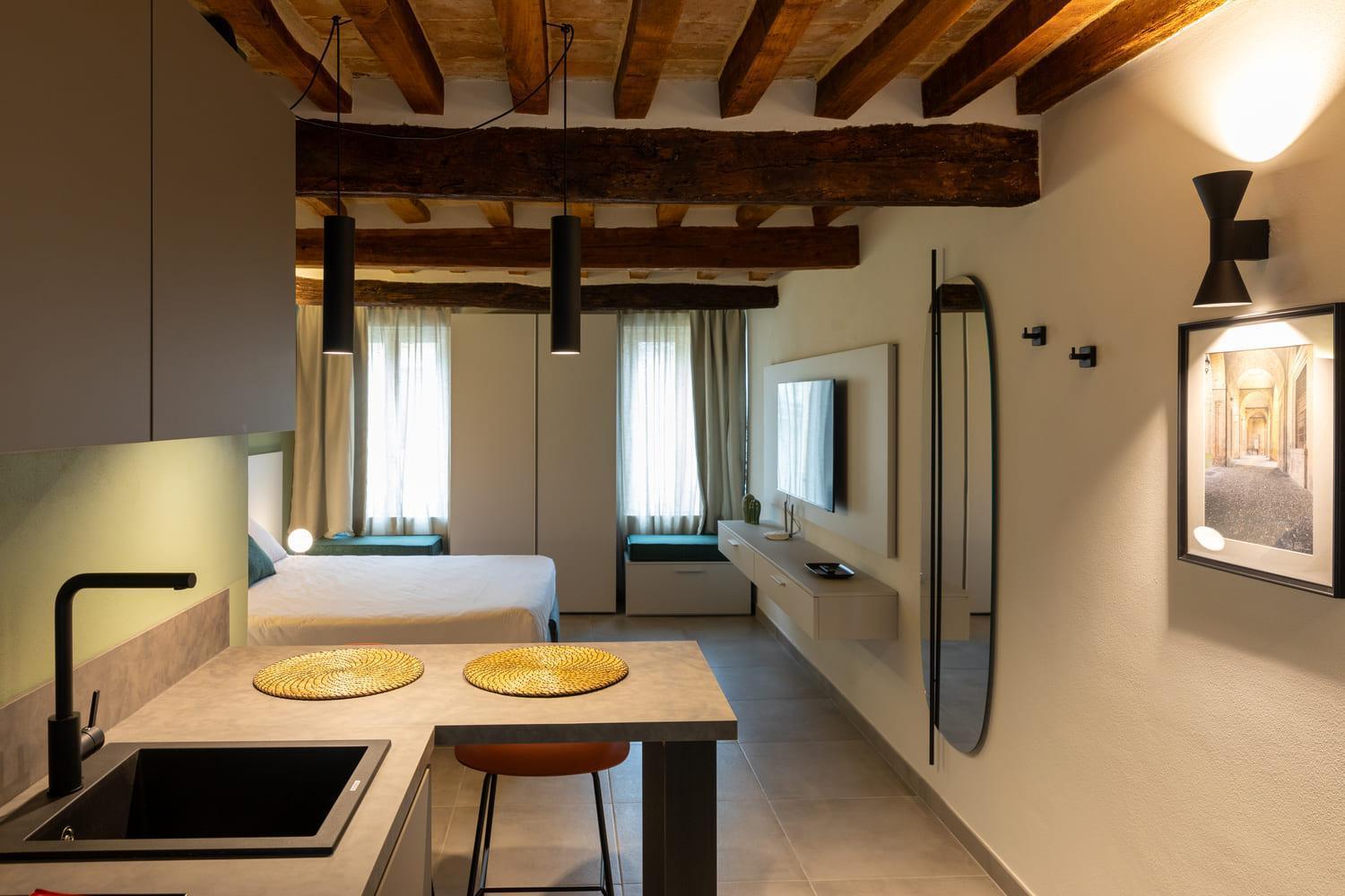 Palais Bernadette Aparthotel Парма Екстериор снимка