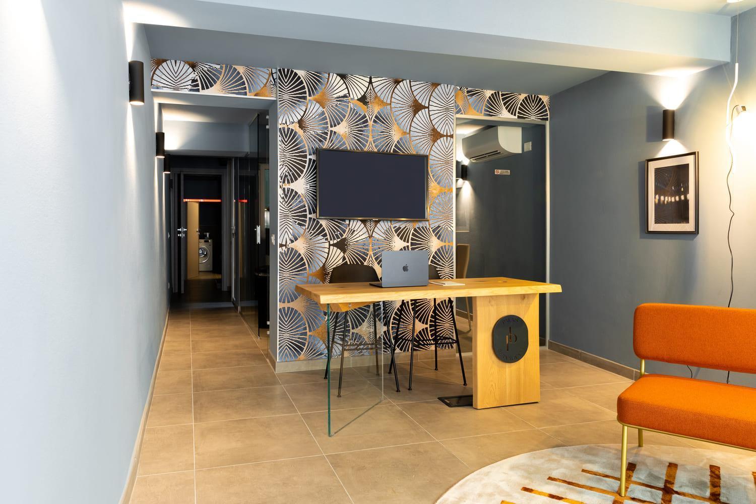 Palais Bernadette Aparthotel Парма Екстериор снимка
